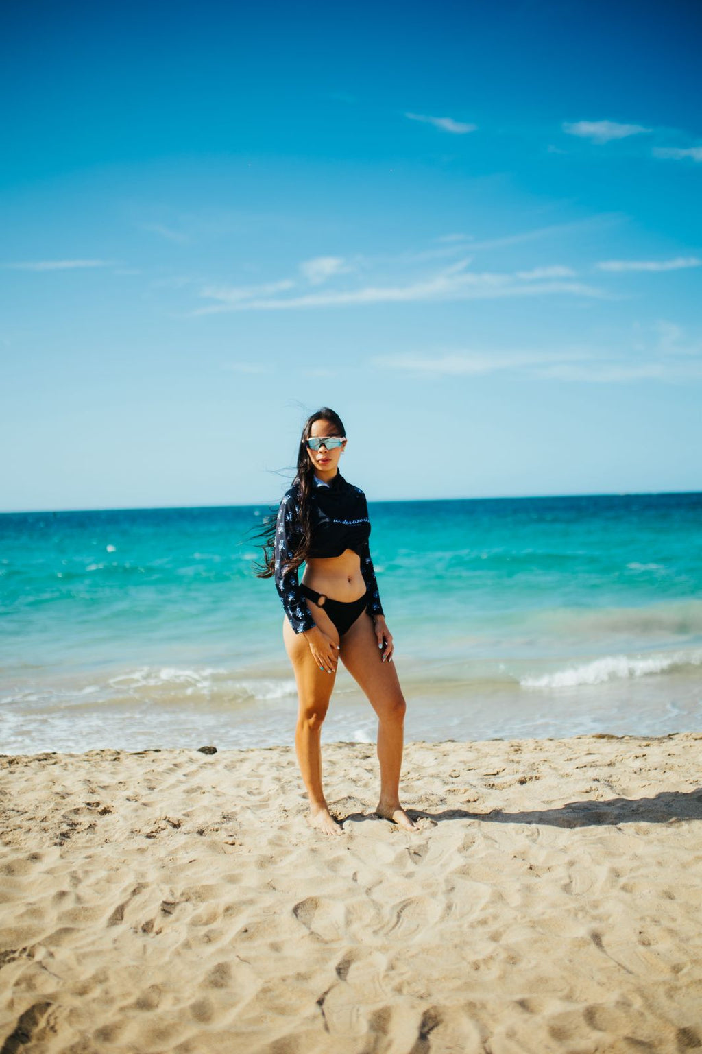 UNDER THE SUN CROP TOP – BLACK